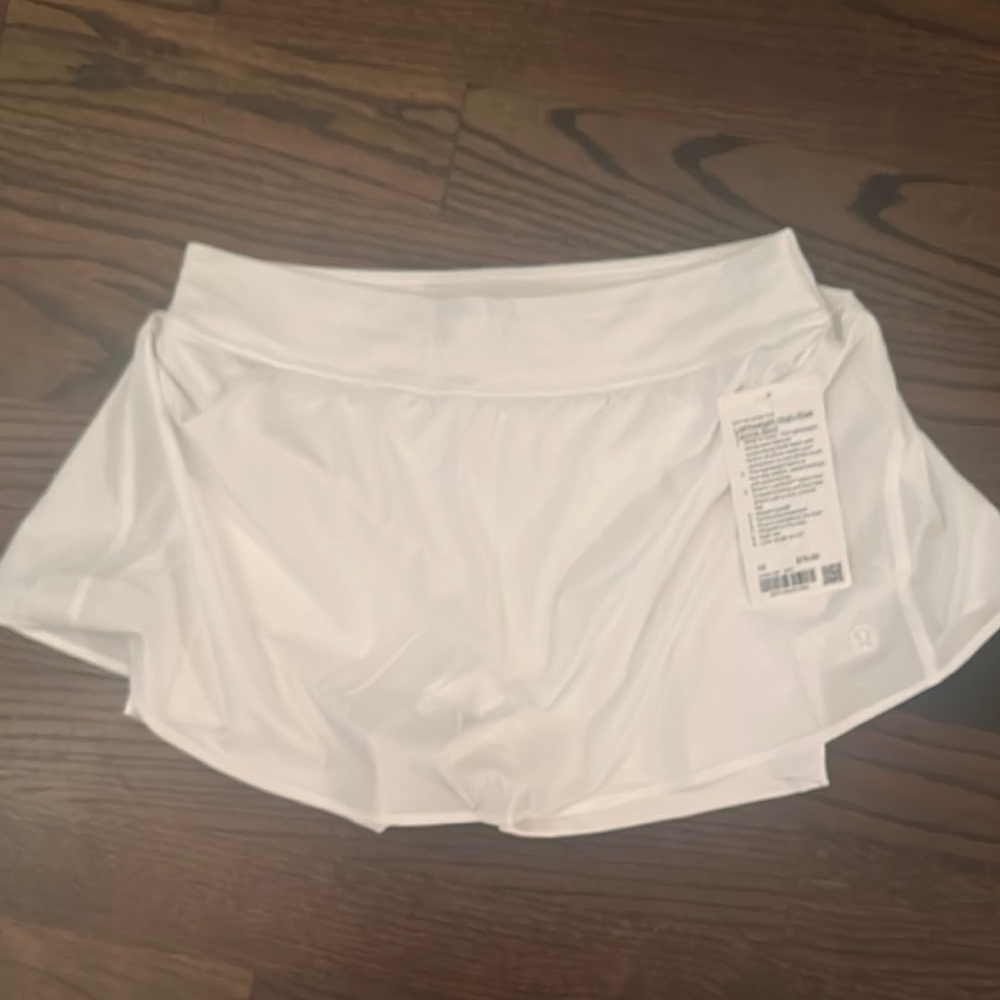 White Women's tennis’s skirt lululemon nwt